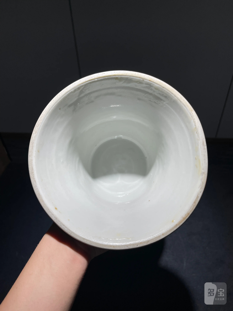清乾隆 青花几何纹花觚一对 - 图16